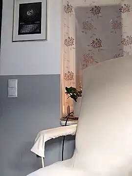 Loona-Lexxington online show from 12-19-24, 06:23