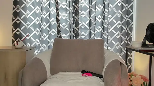 alyjonesoficiall online show from 04-02-26, 04:04