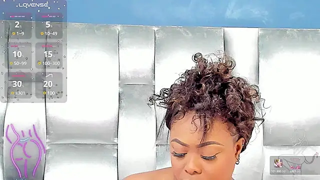 Snapshot of CamilaBenitez chatting on 01-31-25, 11:45 CamilaBenitez online show from 01-31-25, 11:45