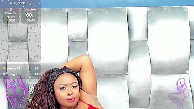 Snapshot of CamilaBenitez chatting on 02-07-25, 12:53 CamilaBenitez online show from 02-07-25, 12:53