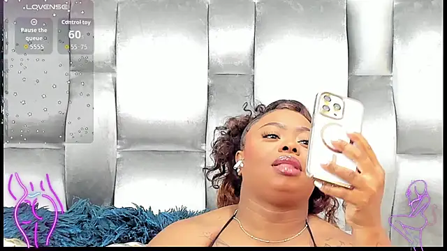 Snapshot of CamilaBenitez chatting on 09-15-25, 10:10 CamilaBenitez online show from 09-15-25, 10:10