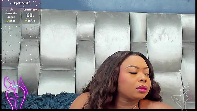 Snapshot of CamilaBenitez chatting on 09-21-25, 08:54 CamilaBenitez online show from 09-21-25, 08:54