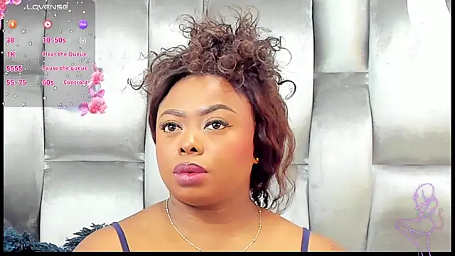 Snapshot of CamilaBenitez chatting on 12-20-25, 04:19 CamilaBenitez online show from 12-20-25, 04:19