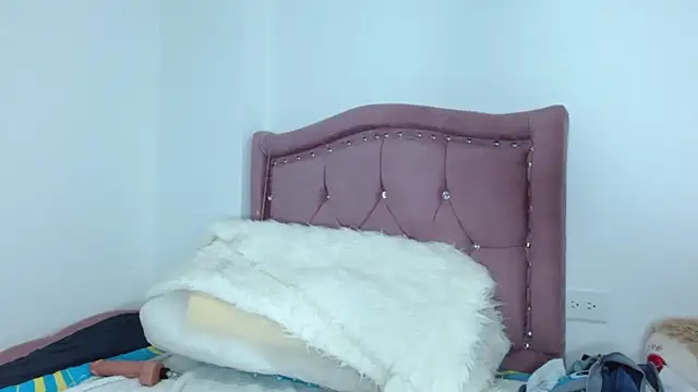 Snapshot of AvaAngel69 chatting on 02-13-25, 12:21 AvaAngel69 online show from 02-13-25, 12:21