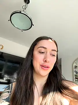 Snapshot of emiliasommer chatting on 10-18-25, 01:01 emiliasommer online show from 10-18-25, 01:01