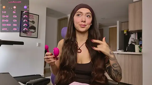 Snapshot of emiliasommer chatting on 03-15-26, 02:56 emiliasommer online show from 03-15-26, 02:56