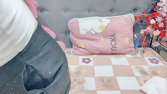 Funikio online show from 11-18-25, 01:33