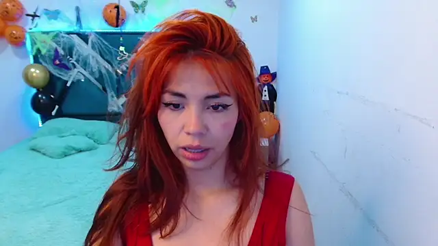 Aylinn diaz online show from 10-29-25, 01:46