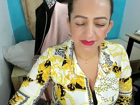 Snapshot of MonicaGarcia_ chatting on 02-14-25, 10:38 MonicaGarcia online show from 02-14-25, 10:38