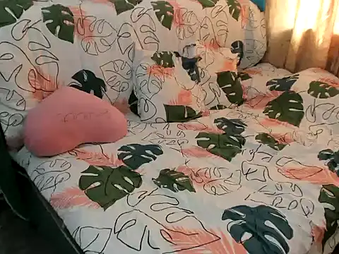 Snapshot of MonicaGarcia_ chatting on 09-23-25, 02:53 MonicaGarcia online show from 09-23-25, 02:53