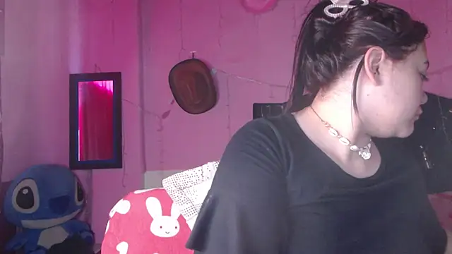 NikkiRous  online show from 11-04-25, 01:10