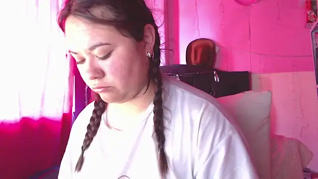 Snapshot of NikkiRous_ chatting on 03-25-26, 04:02 NikkiRous online show from 03-25-26, 04:02