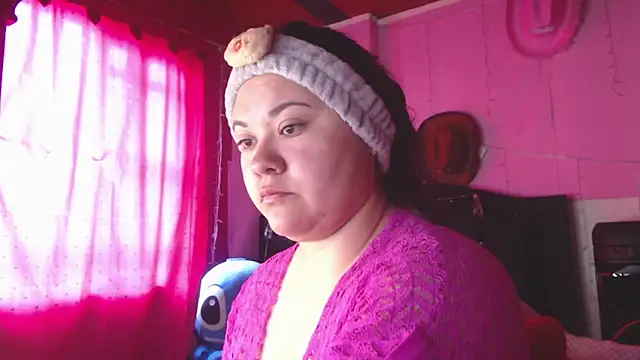 NikkiRous  online show from 05-19-26, 01:06
