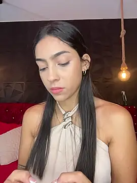 Snapshot of Ema_azel chatting on 10-18-25, 11:44 Ema azel online show from 10-18-25, 11:44