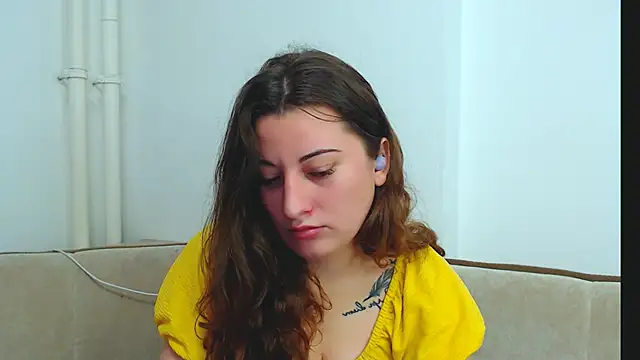 Helen Adams  online show from 12-06-24, 04:36