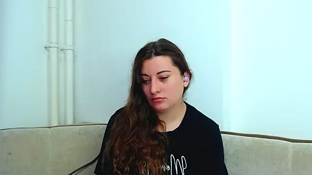 Helen Adams  online show from 12-10-24, 04:24