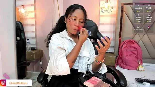 Snapshot of ChanelMillers_ chatting on 02-05-25, 06:37 ChanelMillers online show from 02-05-25, 06:37