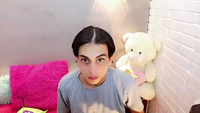 Snapshot of Daniela_Pink_ chatting on 09-15-25, 07:47 Daniela Pink online show from 09-15-25, 07:47