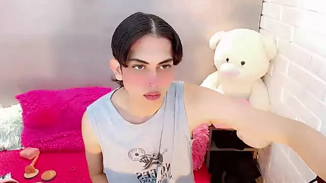 Snapshot of Daniela_Pink_ chatting on 09-19-25, 07:47 Daniela Pink online show from 09-19-25, 07:47