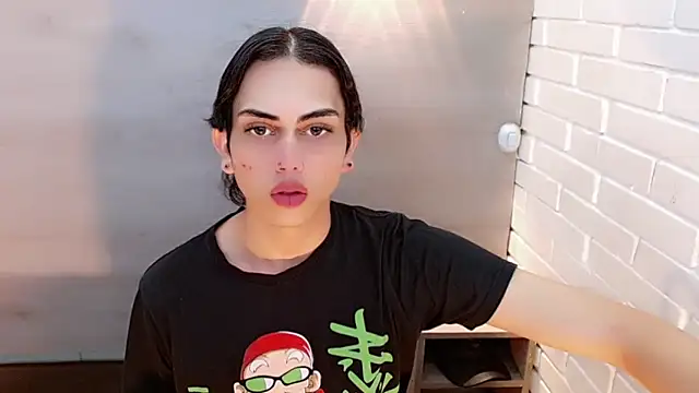 Snapshot of Daniela_Pink_ chatting on 10-12-25, 09:03 Daniela Pink online show from 10-12-25, 09:03