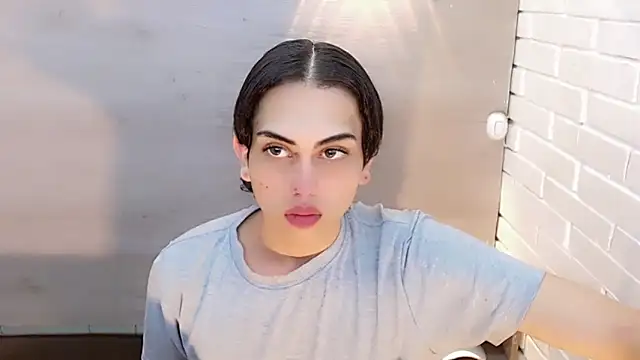 Snapshot of Daniela_Pink_ chatting on 10-14-25, 07:36 Daniela Pink online show from 10-14-25, 07:36