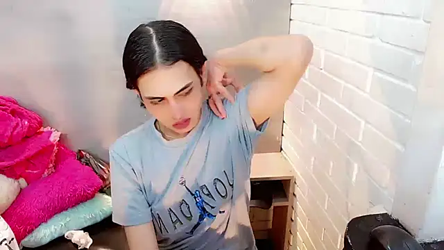 Snapshot of Daniela_Pink_ chatting on 11-04-25, 08:19 Daniela Pink online show from 11-04-25, 08:19