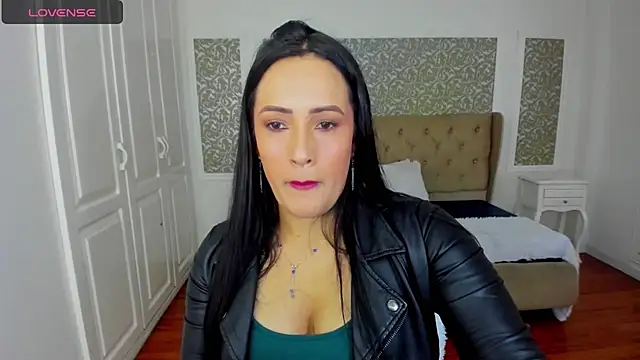 KimWessel  online show from 04-15-26, 06:37