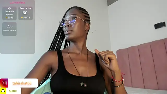 Snapshot of Tahira_21_ chatting on 05-08-26, 07:41 Tahira 21 online show from 05-08-26, 07:41