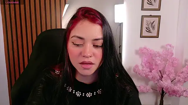 Snapshot of Melany_07 chatting on 02-20-26, 02:08 Melany 07 online show from 02-20-26, 02:08