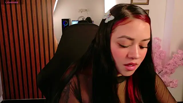 Snapshot of Melany_07 chatting on 02-25-26, 12:31 Melany 07 online show from 02-25-26, 12:31