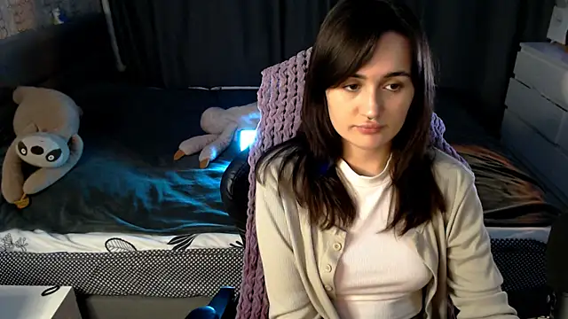 Snapshot of KiraYammy chatting on 11-08-25, 10:30 KiraYammy online show from 11-08-25, 10:30