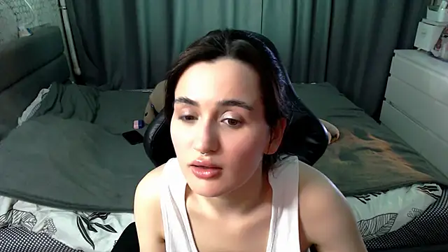 Snapshot of KiraYammy chatting on 02-08-26, 10:02 KiraYammy online show from 02-08-26, 10:02