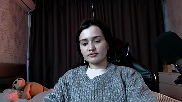 Snapshot of KiraYammy chatting on 05-15-26, 11:45 KiraYammy online show from 05-15-26, 11:45