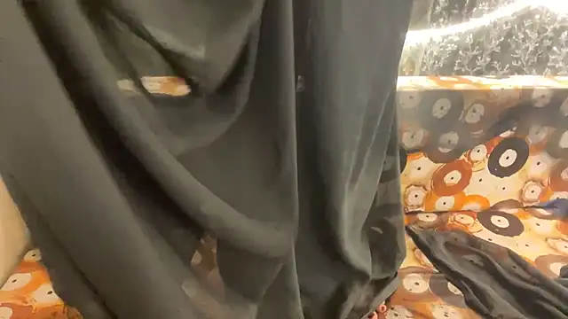 shuhana  online show from 11-13-25, 01:04