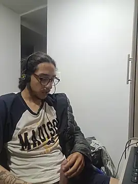 Snapshot of dirtytw0230 chatting on 03-11-26, 09:04 dirtytw0230 online show from 03-11-26, 09:04