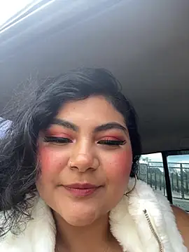 Snapshot of Tamara_Curvy chatting on 03-04-25, 09:00 Tamara Curvy online show from 03-04-25, 09:00