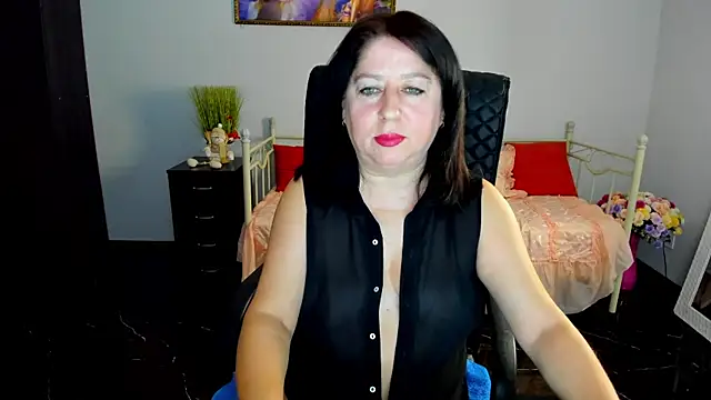 Julia Dean online show from 02-10-25, 01:11