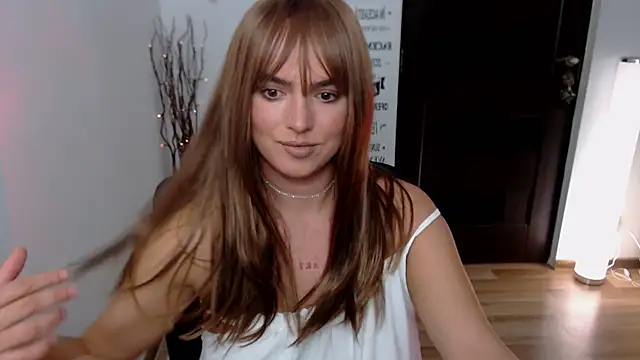 Snapshot of ChloeJewel1 chatting on 11-25-25, 01:11 ChloeJewel1 online show from 11-25-25, 01:11