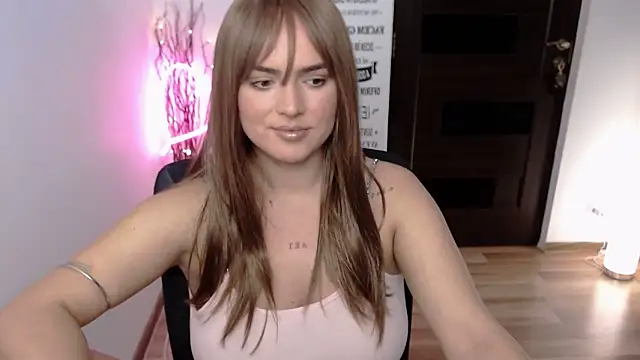 Snapshot of ChloeJewel1 chatting on 02-01-26, 12:26 ChloeJewel1 online show from 02-01-26, 12:26