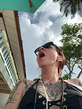 Snapshot of BabeRainbow chatting on 01-22-25, 02:37 BabeRainbow online show from 01-22-25, 02:37