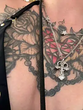 Snapshot of BabeRainbow chatting on 01-22-25, 10:40 BabeRainbow online show from 01-22-25, 10:40