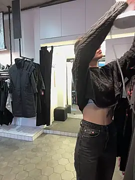 Snapshot of BabeRainbow chatting on 02-23-25, 01:32 BabeRainbow online show from 02-23-25, 01:32