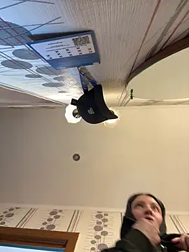 Snapshot of BabeRainbow chatting on 10-18-25, 09:10 BabeRainbow online show from 10-18-25, 09:10