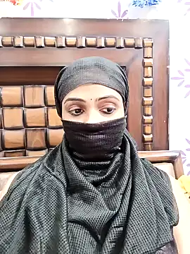 Snapshot of Yours-Bebo chatting on 01-07-25, 06:24 Yours-Bebo online show from 01-07-25, 06:24