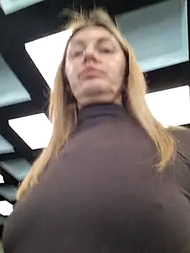 Miss    Mia  online show from 02-23-26, 11:18