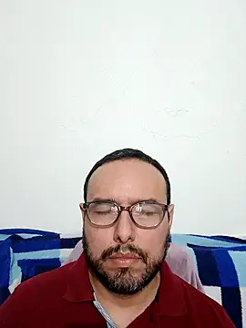 Snapshot of ElSunEagle chatting on 01-08-26, 01:08 ElSunEagle online show from 01-08-26, 01:08