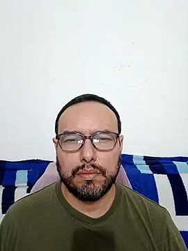 Snapshot of ElSunEagle chatting on 01-08-26, 05:48 ElSunEagle online show from 01-08-26, 05:48