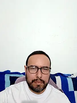 Snapshot of ElSunEagle chatting on 01-14-26, 01:00 ElSunEagle online show from 01-14-26, 01:00