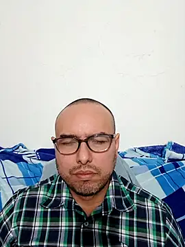 Snapshot of ElSunEagle chatting on 02-06-26, 02:16 ElSunEagle online show from 02-06-26, 02:16