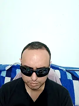 Snapshot of ElSunEagle chatting on 03-12-26, 12:39 ElSunEagle online show from 03-12-26, 12:39